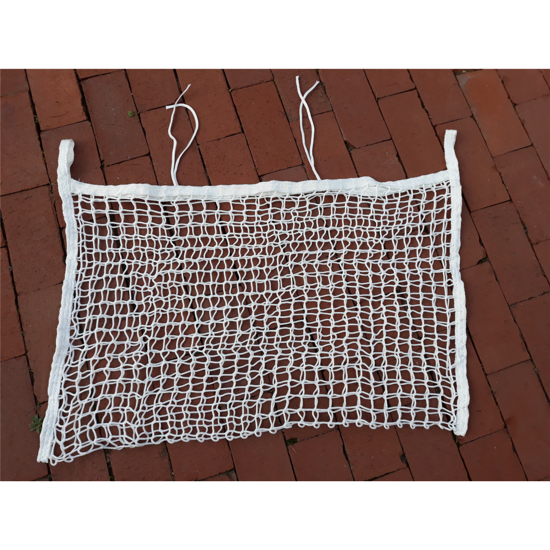 Hay net in bag form, 0,90 m width, height 0,60 m, # 30 mm mesh size